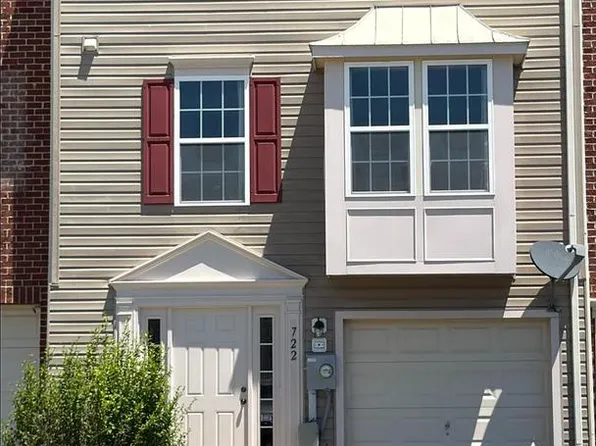 722 Blossom Dr, Hanover, PA 17331