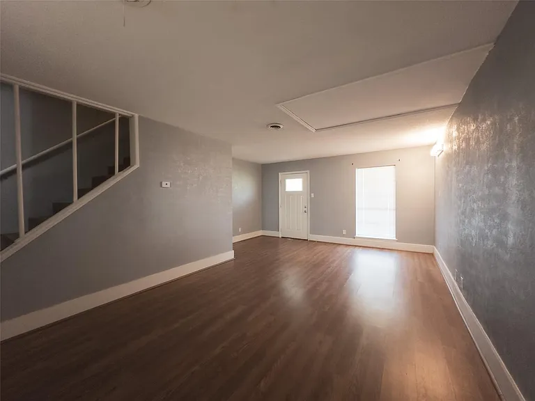 122 N Iowa Ave #4 — Photo 3
