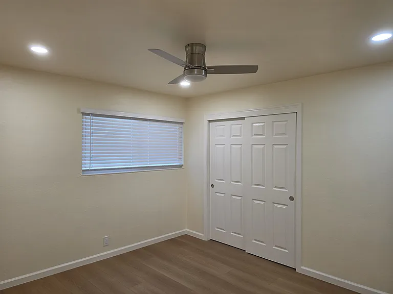 1024 Valencia Ave — Photo 8