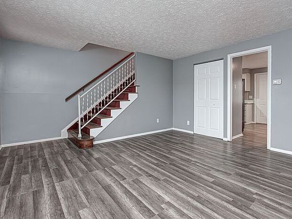 5th image of 10020 Hawkins Ct