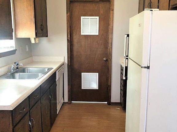 3rd image of 701 N 13th Ter APT A