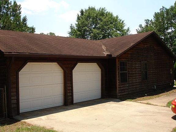 2 Car Garage w/ 2 new garage doors