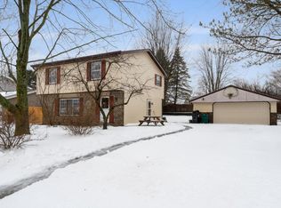 115 S Claremont Rd, Saukville, WI 53080