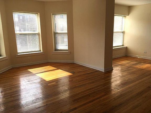 Living room/Dining Area