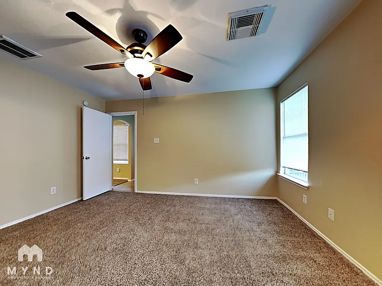 635 Ashlen Dr — Photo 8