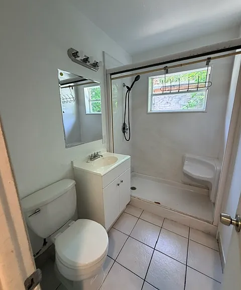 936 Lakeview Dr — Photo 10