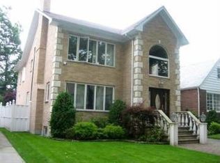 18231 80th Dr, Jamaica, NY 11432