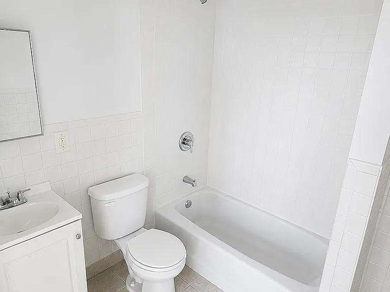 10422 Northern Blvd #4F — Photo 2