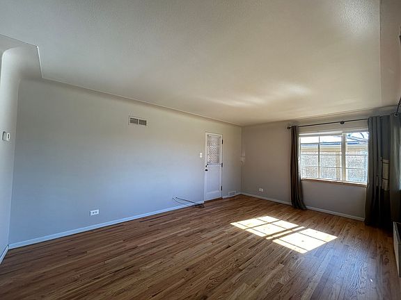 5th image of 2670 N Milwaukee St