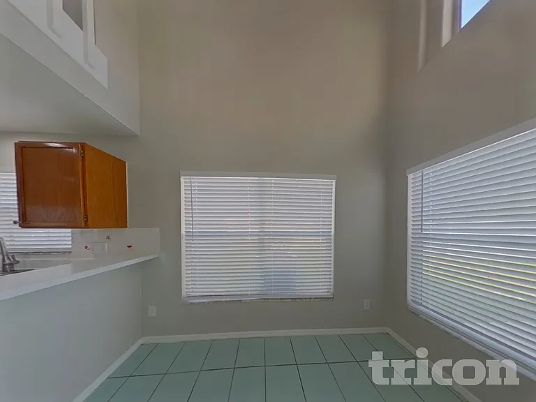 3257 Brewster Dr — Photo 4