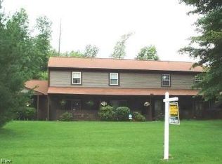 924-2 Nob Hill Dr, Niles, OH 44446