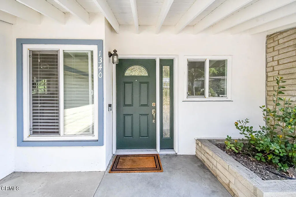 3 bed, 2.0 bath, 1636 sqft, $5,800 — Photo 4