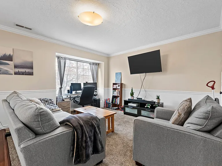 466 N 100 W #3 — Photo 2