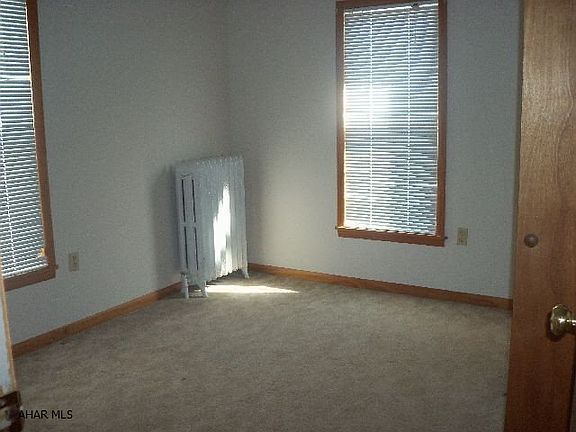 5th image of 208 N 10th Ave