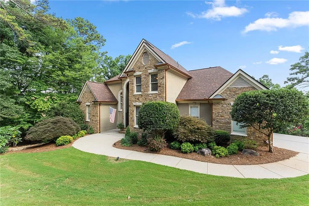 5 bed, 6.0 bath, 5180 sqft, $5,900 — Photo 3