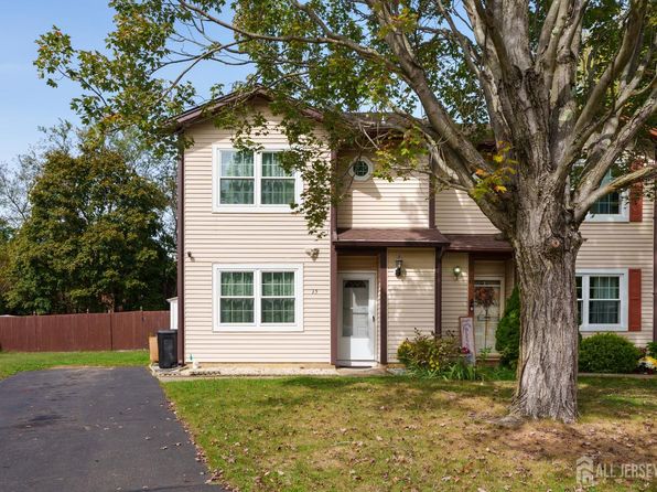 15 Isaac Dr