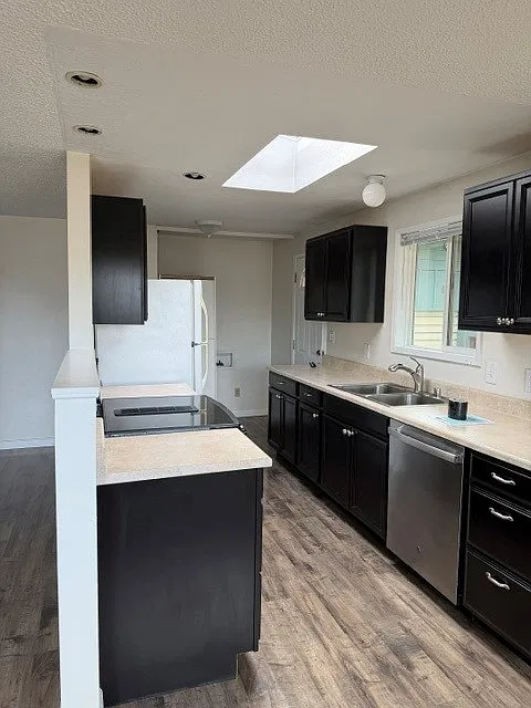 3 bed, 1120 sqft, $2,000 — Photo 2