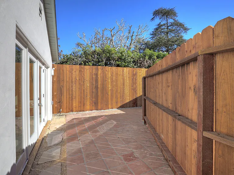 826 Alberta Ave — Photo 15