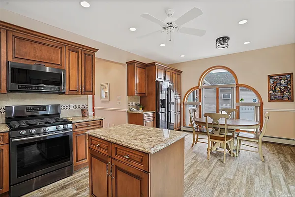 Sold by Century 21 Amiable Realty Group II Inc | media 53