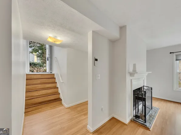 711 Glenleaf Dr, Peachtree Corners, GA 30092