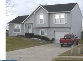 19 Snowfield Dr, Glassboro, NJ 08028