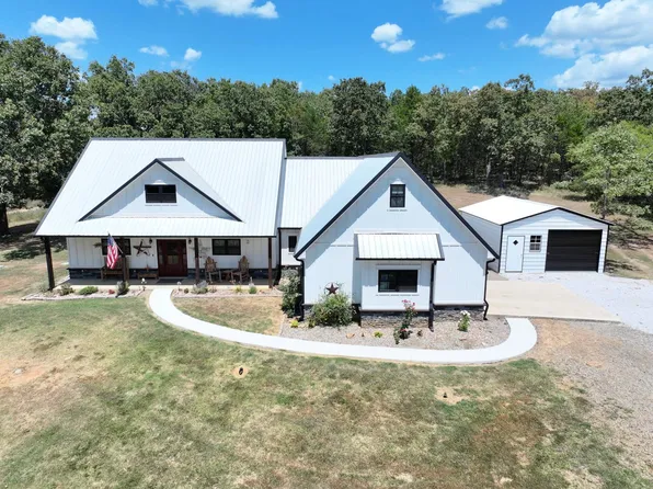 102815 S 4695th Rd, Sallisaw, OK 74955