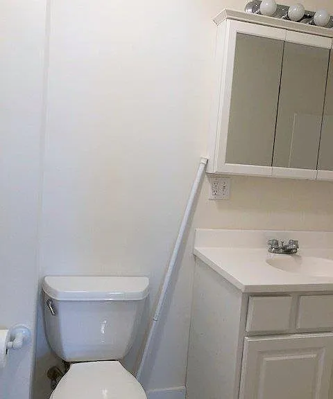 385 Columbia St #2 — Photo 7