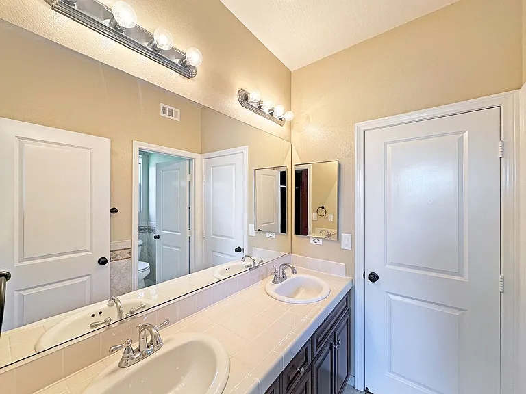 1618 Quiet Trail Dr — Photo 29