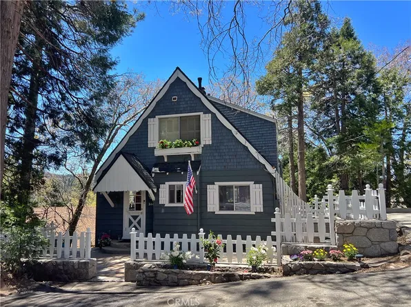 244 Manzanita Dr, Lake Arrowhead, CA 92352