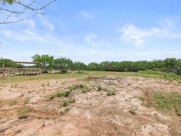 305 Blue Quail St, Dale, TX 78616