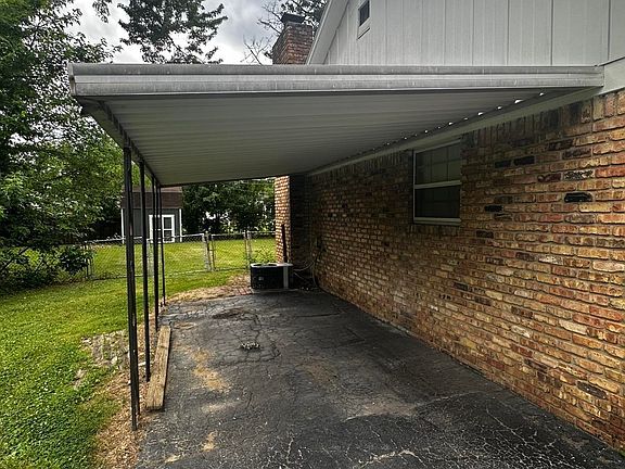 4th image of 432 Chapel Hill West Dr