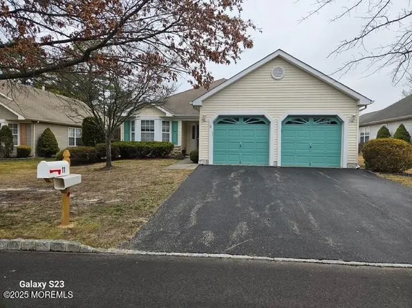 11 Clear Lake Road, Whiting, NJ 08759