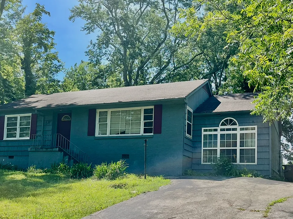 1109 Glenoaks Dr