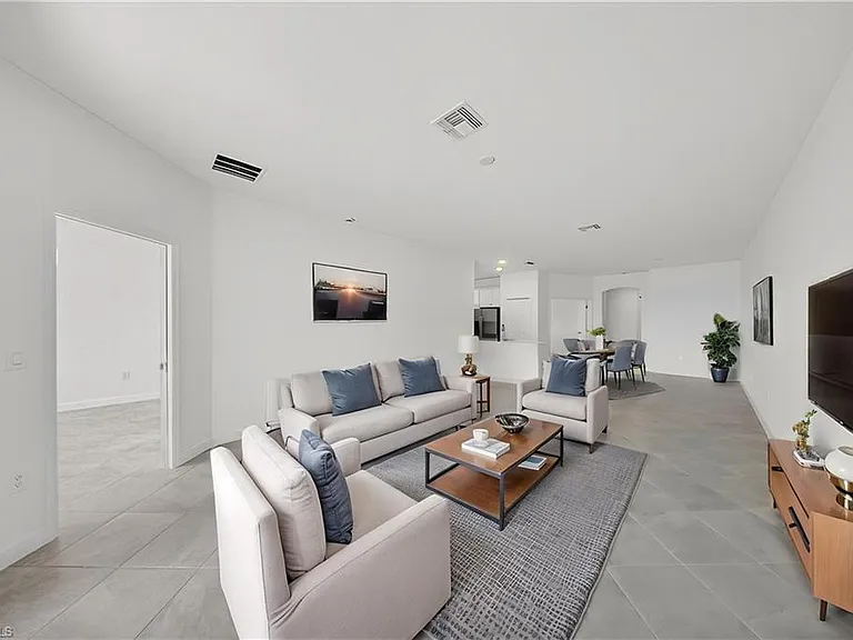 20559 Hazelnut Ct S — Photo 9