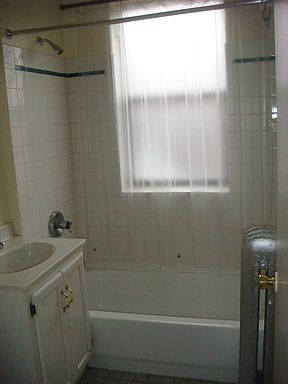 5th image of 7728 N Marshfield Ave APT 2A