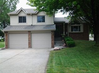 531 Sailside Dr, Lincoln, NE 68528