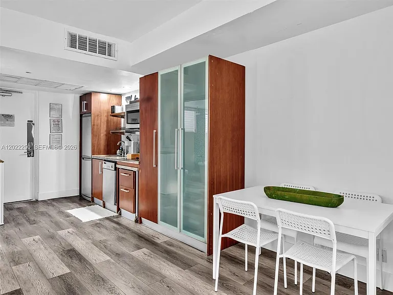 1052 Ocean Dr #C203 — Photo 12