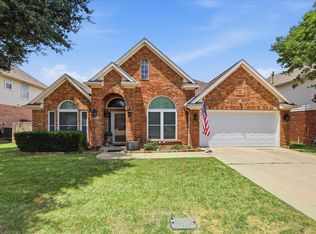 5541 Cranberry Dr, Fort Worth, TX 76137