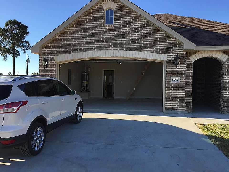 1st image of 6905 Woodridge Dr