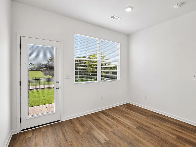 7608 Nightingale Ct — Photo 13