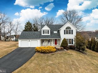 102 Farmhouse Dr, Exton, PA 19341