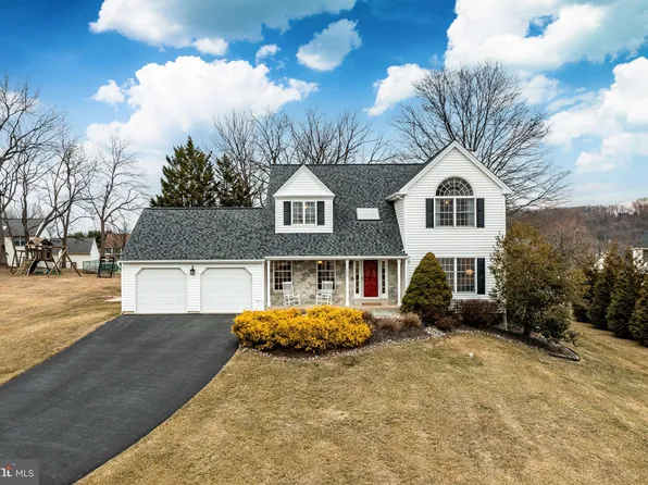 102 Farmhouse Dr, Exton, PA 19341