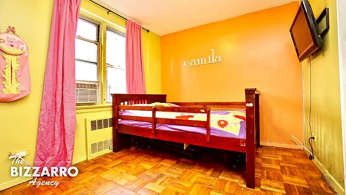 Sold by Bizzarro Agency | media 31