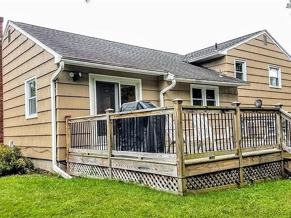 3rd image of 124 Brookside Ln