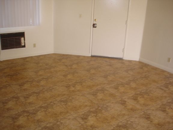 3rd image of 1448 W Stoneridge Ct APT A