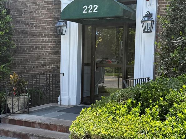 222 7th Street #3C, Garden City, NY 11530