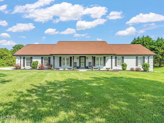 3rd image of 3005 E Emory Rd