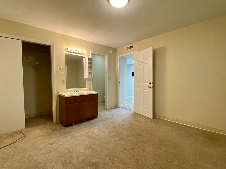 3802 Lexington Dr #G — Photo 7