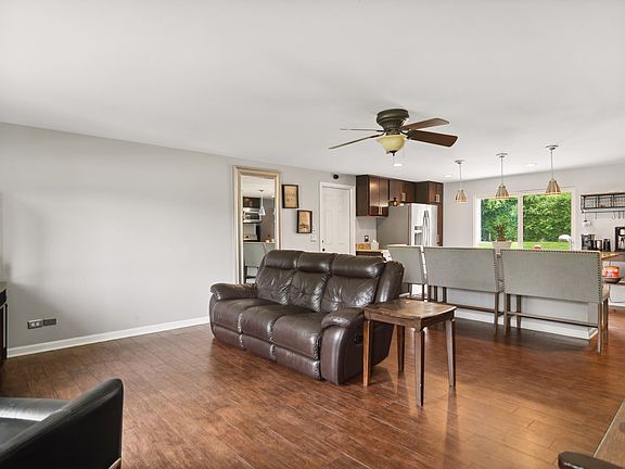 2nd image of 1131 S Braintree Dr