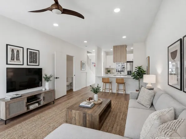 94-690 Lumiauau St #Tt5, Waipahu, HI 96797